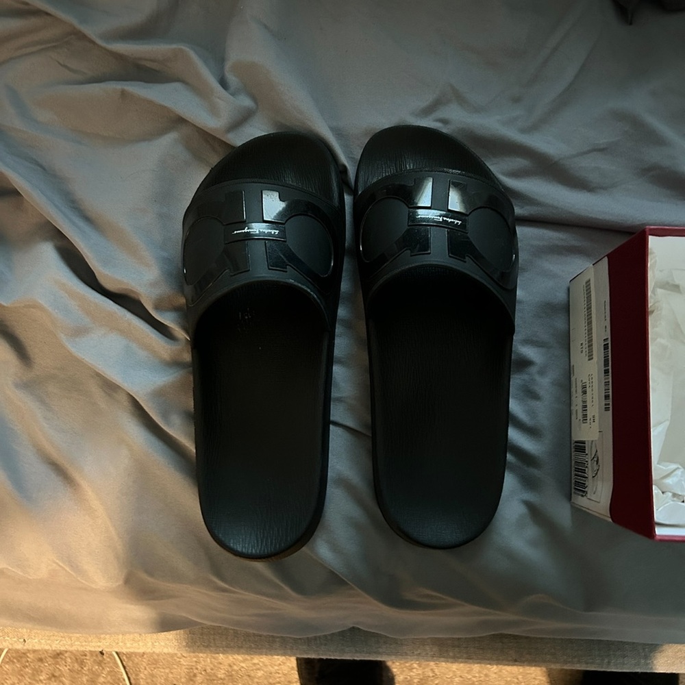 Size 9.5 slides ferrgahmo